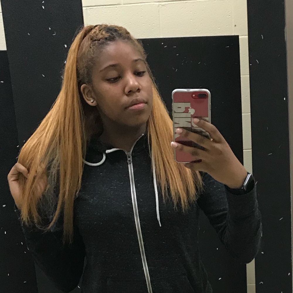 Meet your Posher, Shania